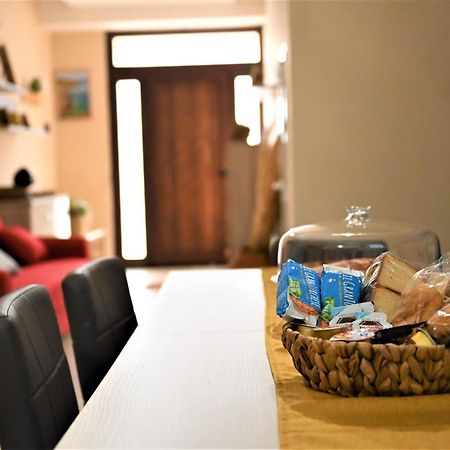 "Il Vecchio Salone" Appartamento In Pieno Centro Con Garage Privato Lecce Luaran gambar