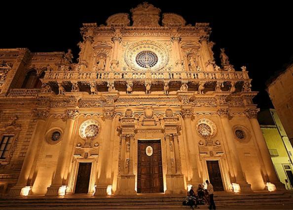 "Il Vecchio Salone" Appartamento In Pieno Centro Con Garage Privato Lecce Luaran gambar