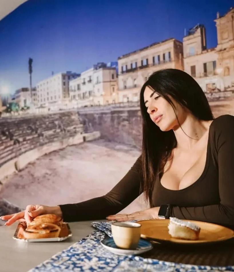 "Il Vecchio Salone" Appartamento In Pieno Centro Con Garage Privato Lecce Luaran gambar