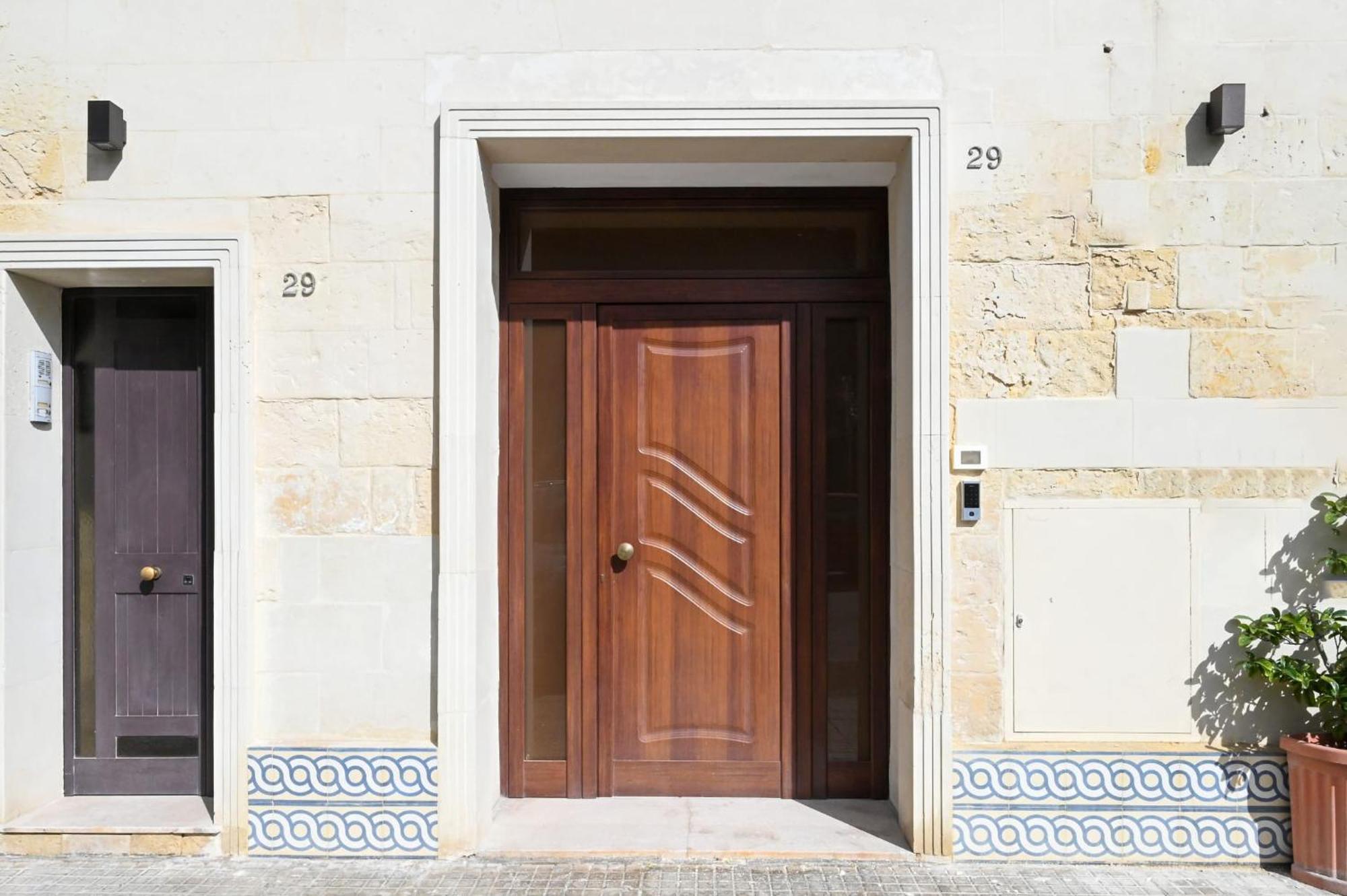 "Il Vecchio Salone" Appartamento In Pieno Centro Con Garage Privato Lecce Luaran gambar