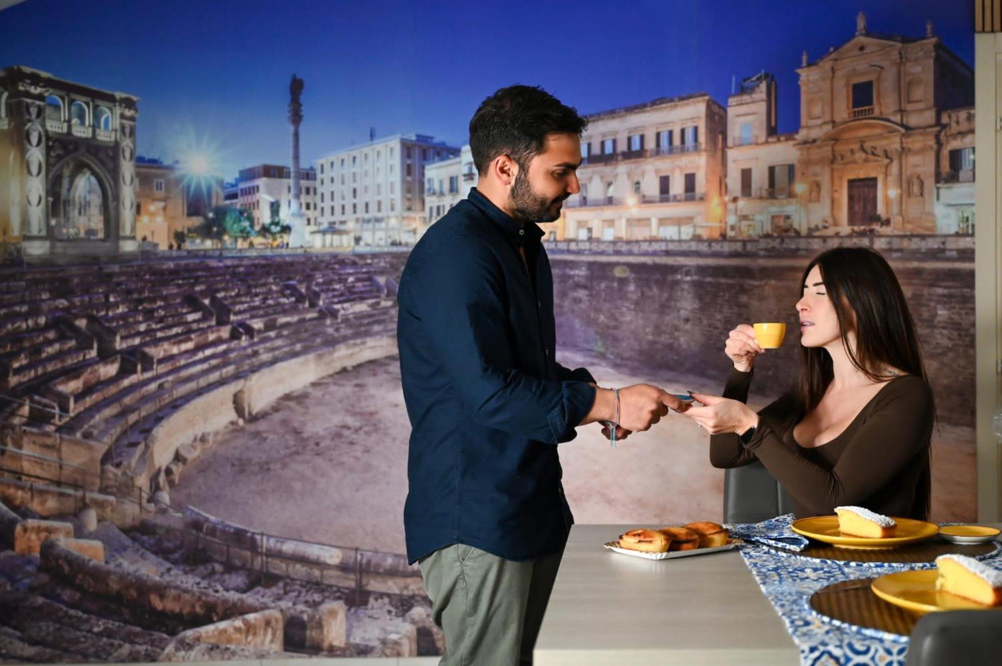 "Il Vecchio Salone" Appartamento In Pieno Centro Con Garage Privato Lecce Luaran gambar