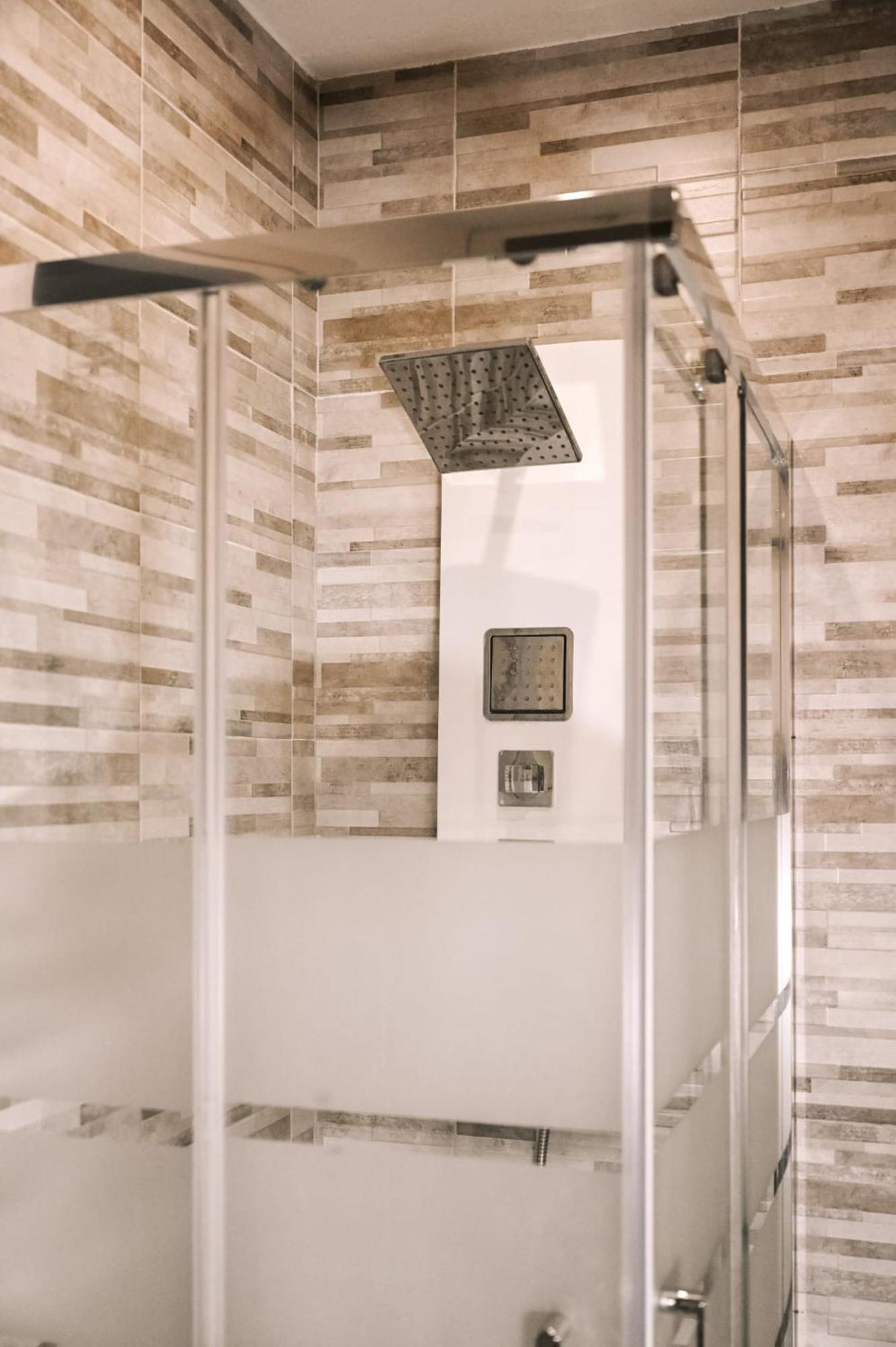 "Il Vecchio Salone" Appartamento In Pieno Centro Con Garage Privato Lecce Luaran gambar