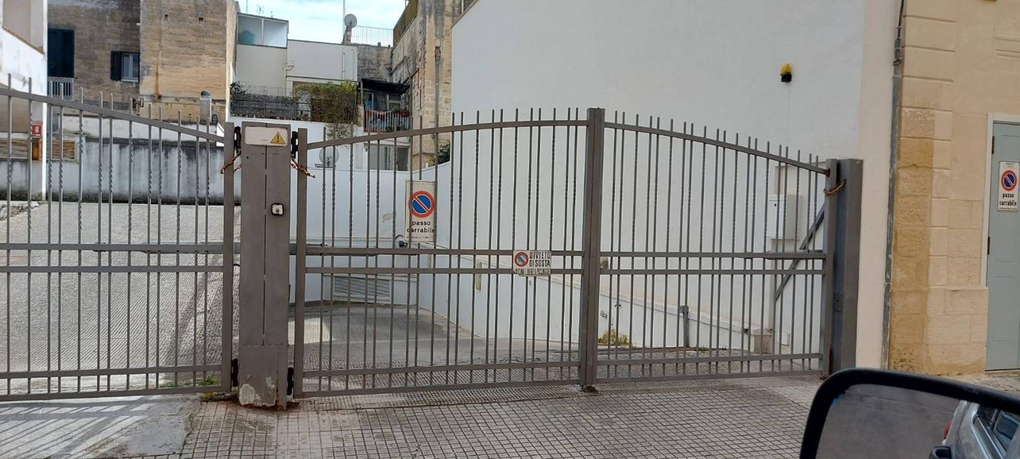 "Il Vecchio Salone" Appartamento In Pieno Centro Con Garage Privato Lecce Luaran gambar
